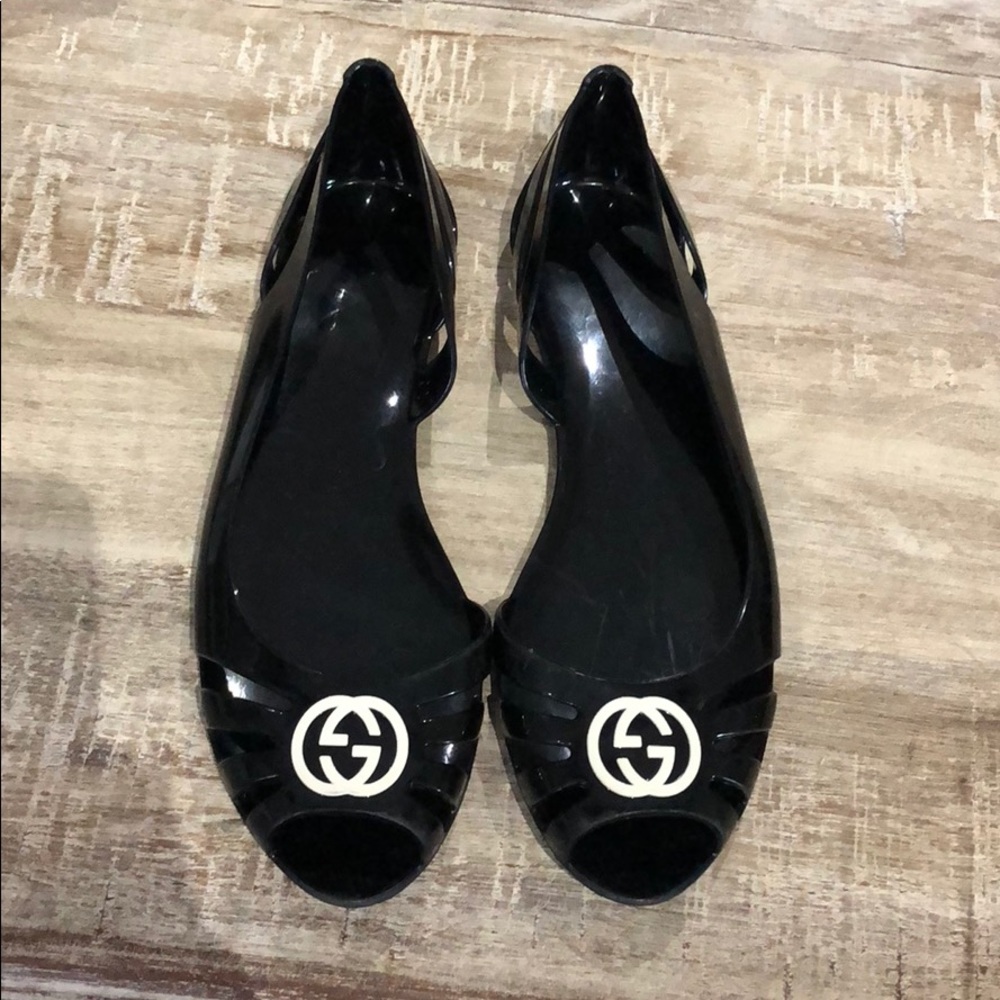 💯 authentic Gucci rubber flats, size 7.5